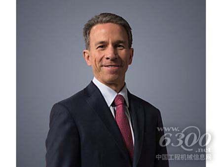 Jim Umpleby现任卡特彼勒集团总裁,负责能源和交通事业部
