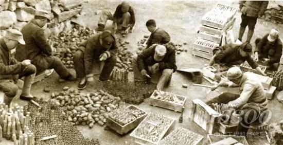 1943年5月,在抗日战争峰火中,华兴铁工厂成立,工人边生产边袭击日寇据点